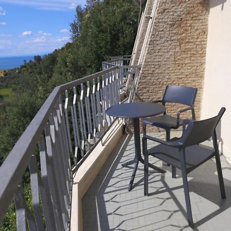 Hotel Due Gemelli Riomaggiore Bagian luar foto