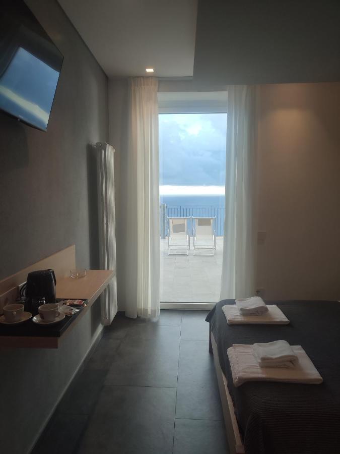 Hotel Due Gemelli Riomaggiore Bagian luar foto