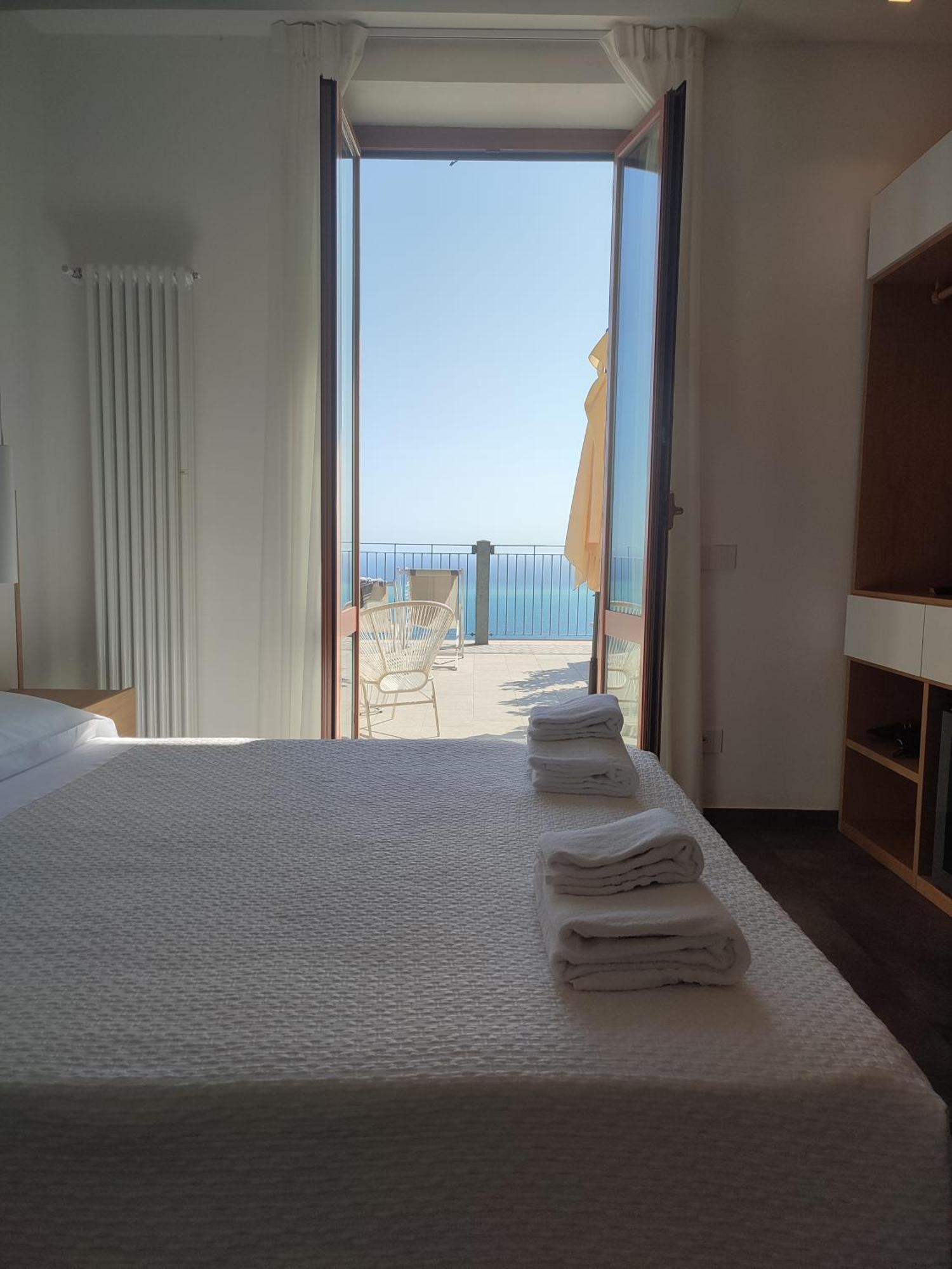 Hotel Due Gemelli Riomaggiore Bagian luar foto