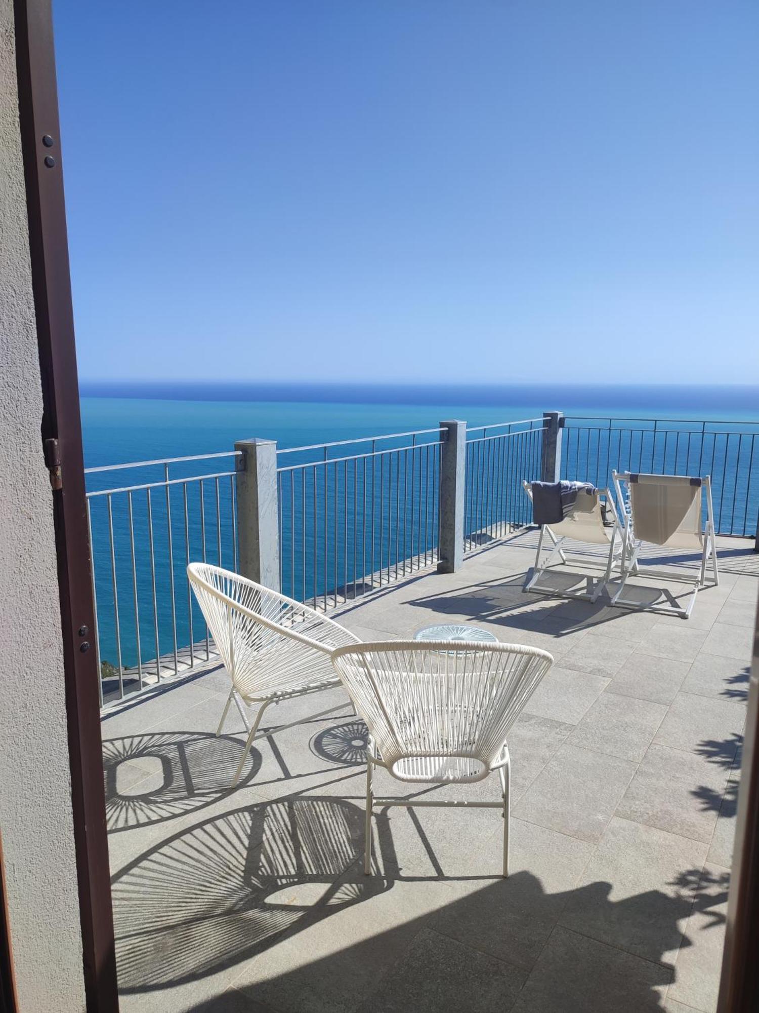 Hotel Due Gemelli Riomaggiore Bagian luar foto
