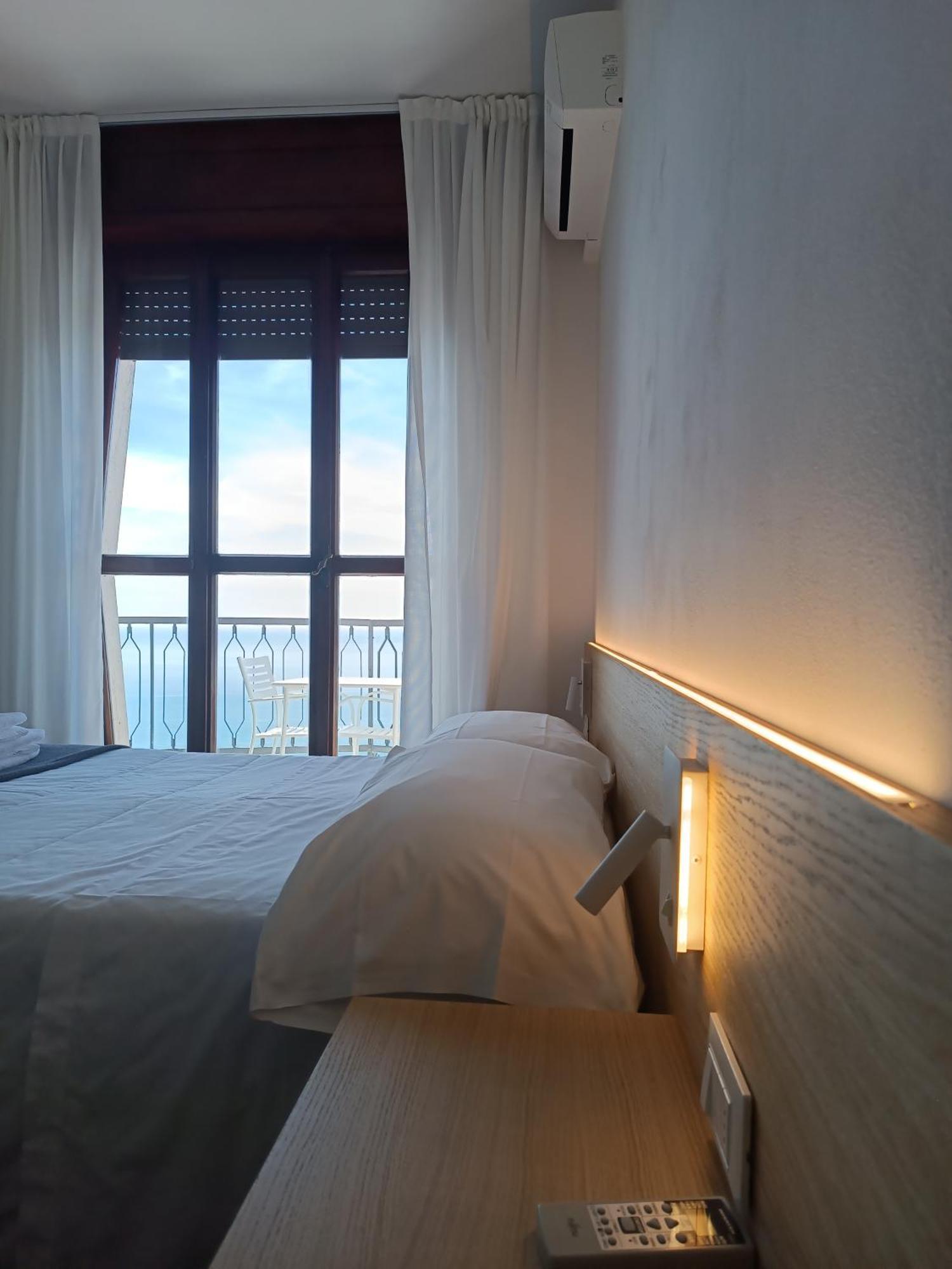 Hotel Due Gemelli Riomaggiore Bagian luar foto
