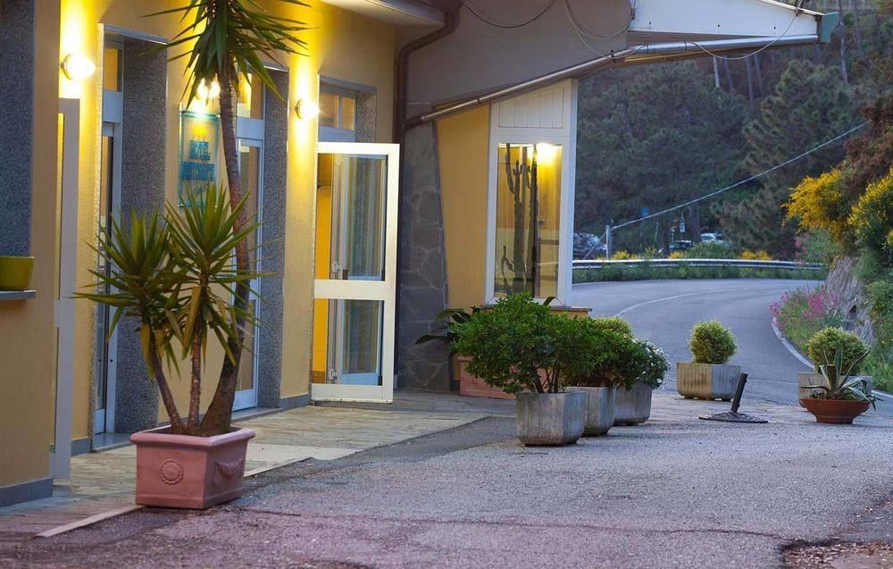 Hotel Due Gemelli Riomaggiore Bagian luar foto