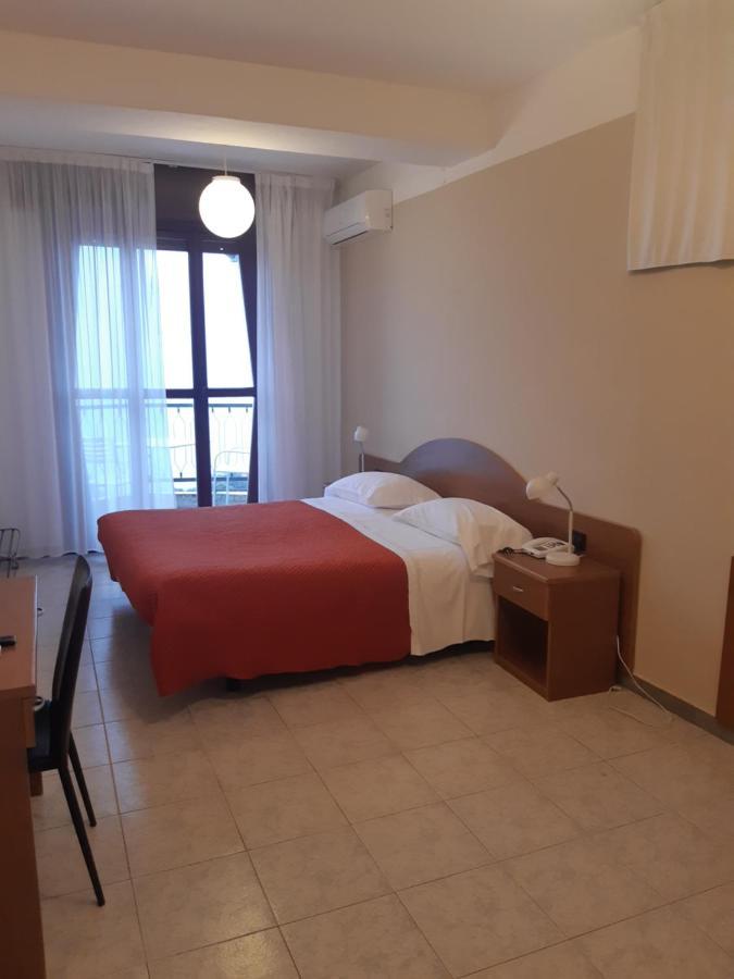 Hotel Due Gemelli Riomaggiore Bagian luar foto